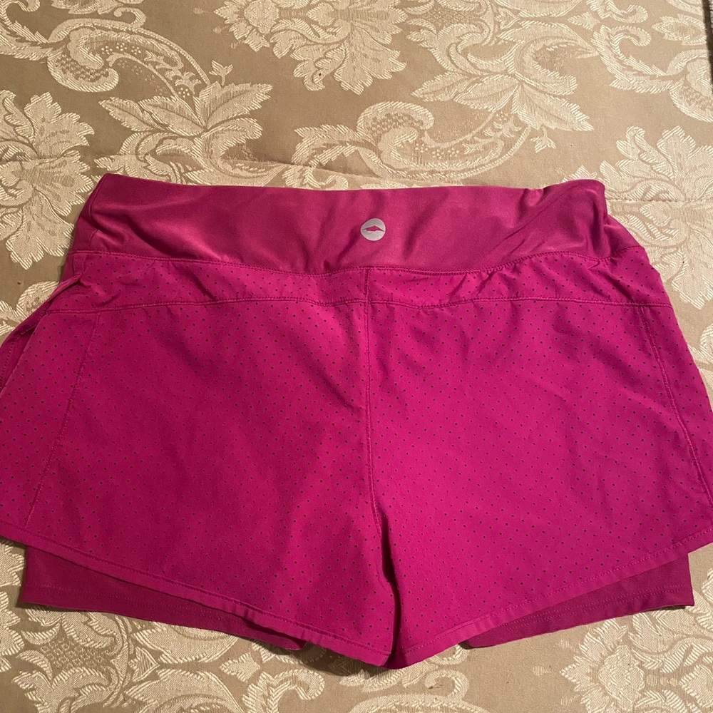 Avis workout shorts